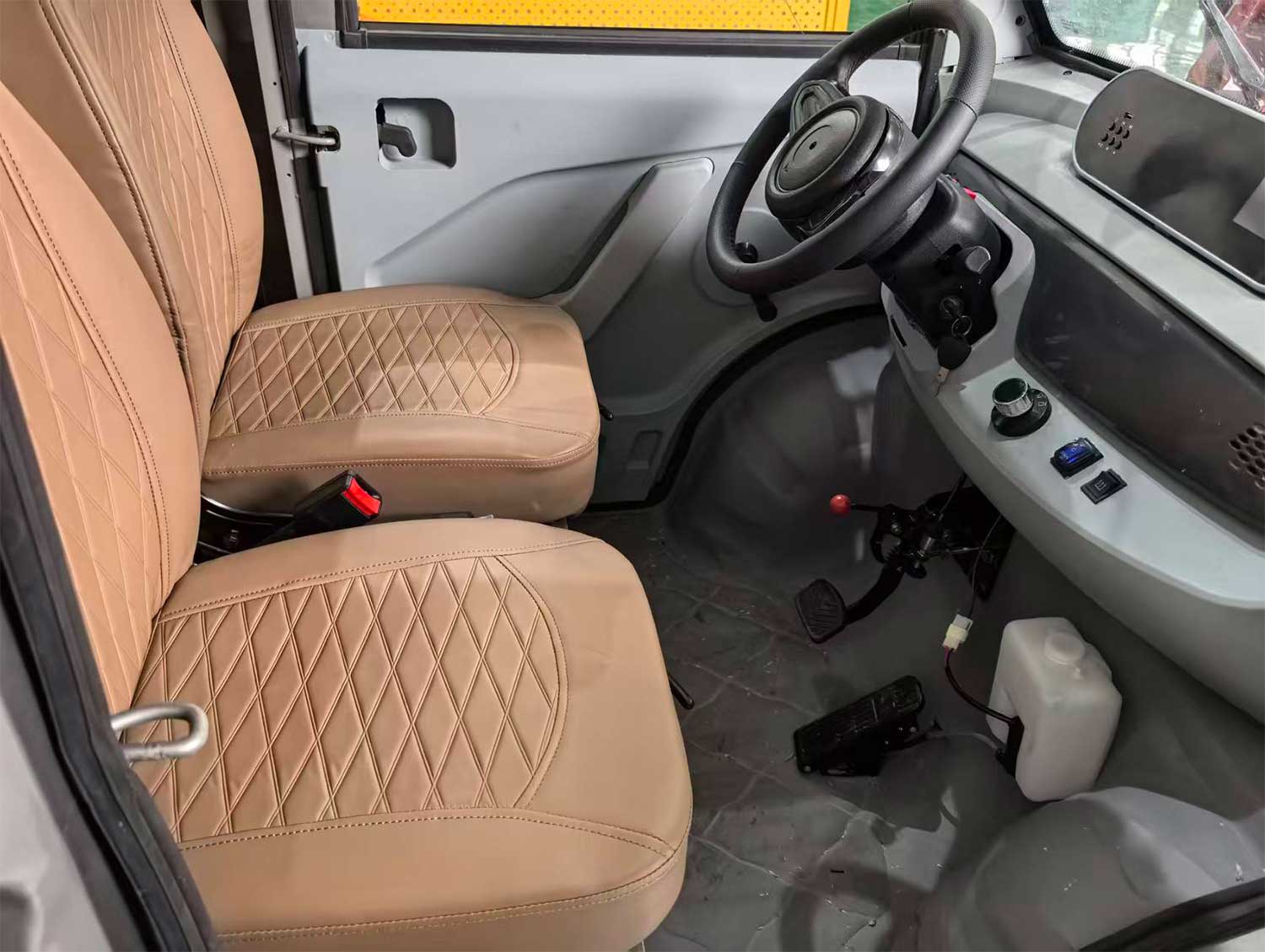 Technische Nahaufnahme des Innenraums und Zubehör