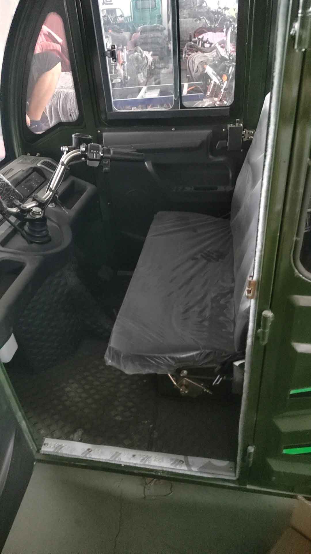 RocknBikes Saige Cargo Doppelkabine DoKa Elektro-Dreirad mit Kippmulde und Kabine  Seite links vorne